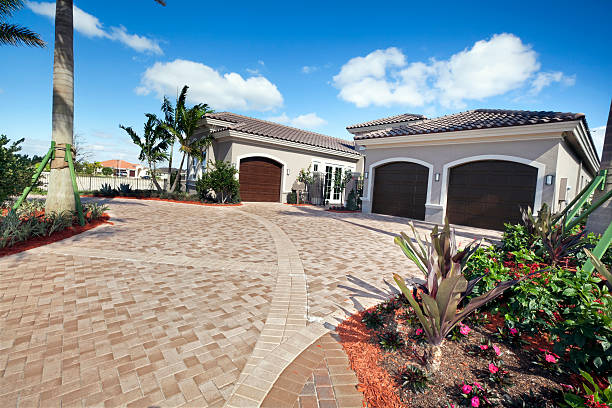 Best Professional Driveway Pavers  in Hartland, WI